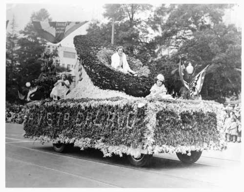 Avocado float at Pasadena Rose Parade